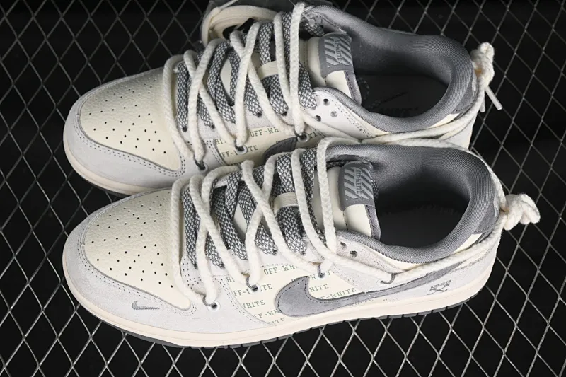 All Categories Nk SB Dunk Series Nk SB Dunk Low High-end Customized Low-top Shoes Nike SB Dunk Low OFF-WHITE Series Gray Hook with Subtitles Anniversary High-end Customized Low-top Casual Shoes YX5066-223